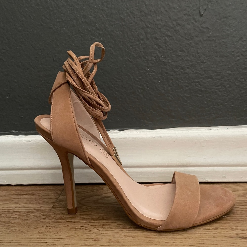 Nude Aldo Stilleto Open Toe Heels Sandals w tie wrap ankle Size 6.5